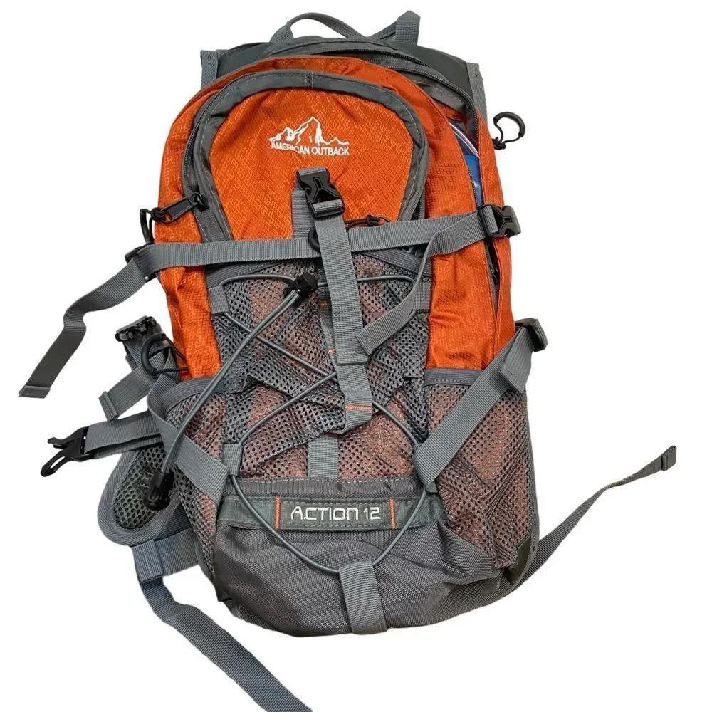 New without tags WORLD FAMOUS SPORTS® AMERICAN OUTBACK ACTION 12 HYDRATION PACK‎